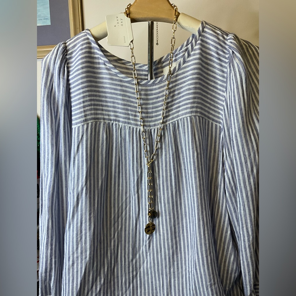 Gold Chain Necklace with Pendant
